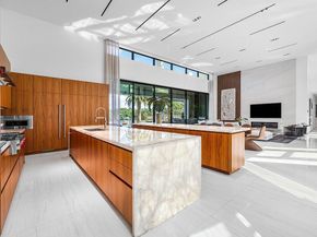 4460 NE 31st Avenue, Lighthouse Point FL 33064