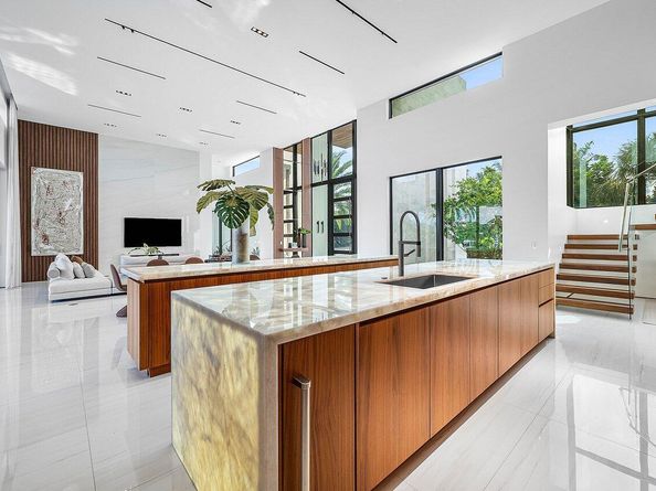 4460 NE 31st Avenue, Lighthouse Point FL 33064