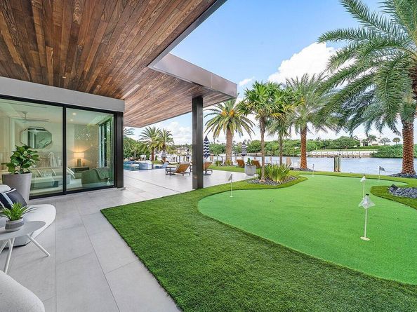 4460 NE 31st Avenue, Lighthouse Point FL 33064