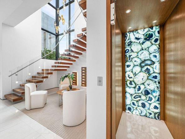 4460 NE 31st Avenue, Lighthouse Point FL 33064