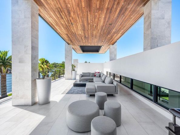 4460 NE 31st Avenue, Lighthouse Point FL 33064