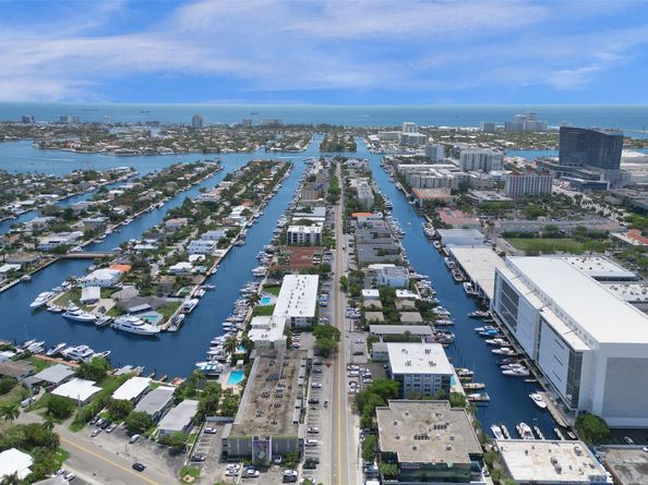 1055 SE 15th St 14C, Fort Lauderdale FL 33316