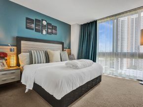 18683 Collins Ave 1404, North Miami Beach FL 33160