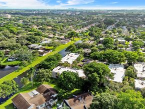 8511 Old Country Mnr 408, Davie FL 33328