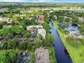 8511 Old Country Mnr 408, Davie FL 33328