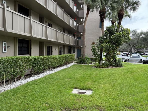 900 Colony Point Cir 121, Pembroke Pines FL 33026