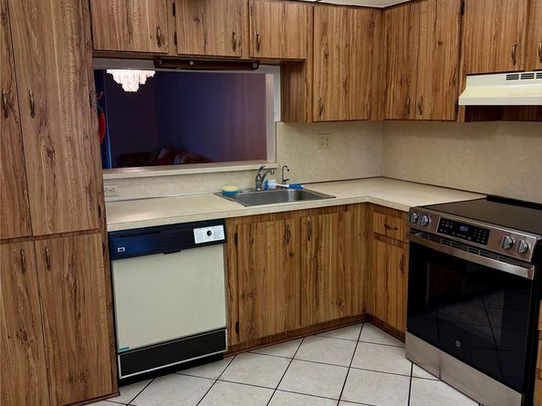 900 Colony Point Cir 121, Pembroke Pines FL 33026