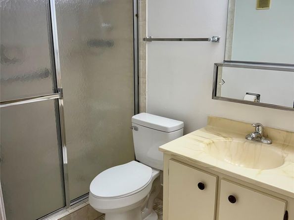 900 Colony Point Cir 121, Pembroke Pines FL 33026