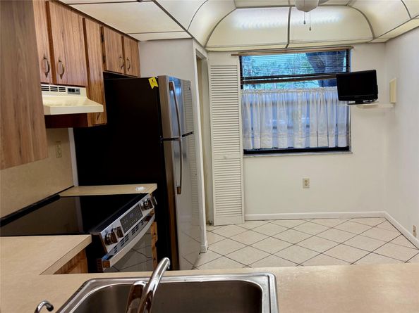 900 Colony Point Cir 121, Pembroke Pines FL 33026