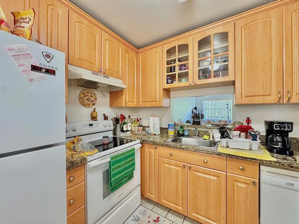 5181 W Oakland Park Boulevard 212, Lauderdale Lakes FL 33313