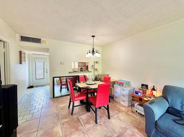 5181 W Oakland Park Boulevard 212, Lauderdale Lakes FL 33313