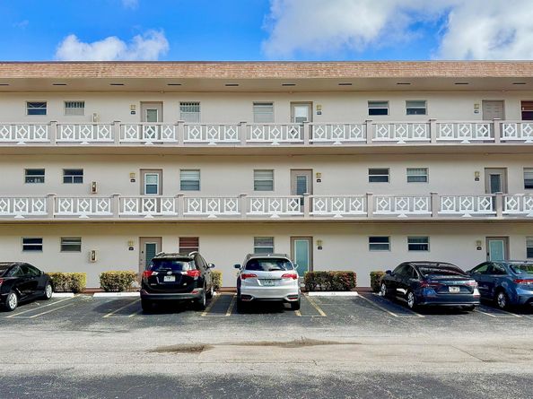 5181 W Oakland Park Boulevard 212, Lauderdale Lakes FL 33313