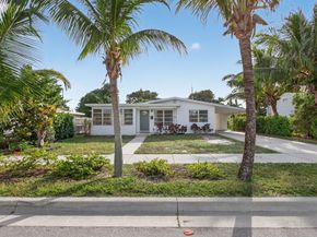 1421 14th Avenue N, Lake Worth Beach FL 33460