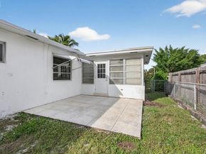 1421 14th Avenue N, Lake Worth Beach FL 33460