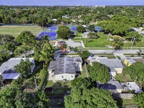 1421 14th Avenue N, Lake Worth Beach FL 33460