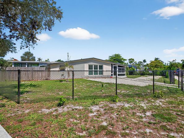 300 SW 25th Ave, Fort Lauderdale FL 33312