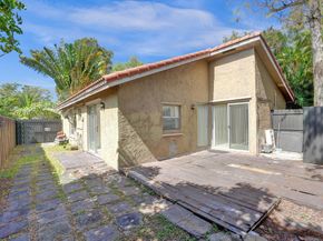 1257 NW 91st Ave, Coral Springs FL 33071