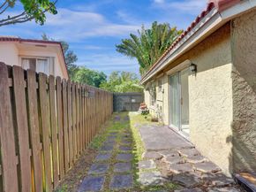 1257 NW 91st Ave, Coral Springs FL 33071