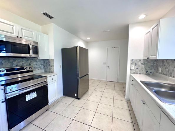 3692 Corrigan Court, Palm Springs FL 33461