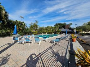 101 SW 96th Ter 204, Plantation FL 33324