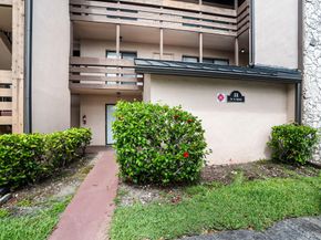 101 SW 96th Ter 204, Plantation FL 33324