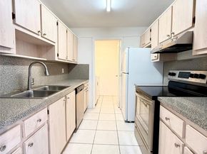 812 SW 73 Av 8, North Lauderdale FL 33068