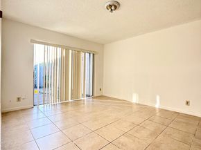 812 SW 73 Av 8, North Lauderdale FL 33068