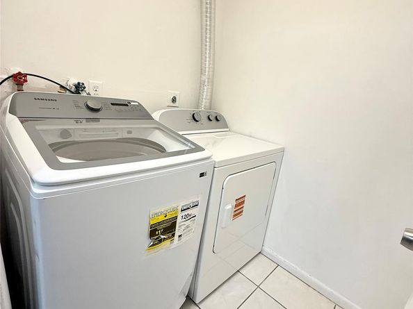 812 SW 73 Av 8, North Lauderdale FL 33068