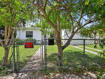 40 NW 68th St