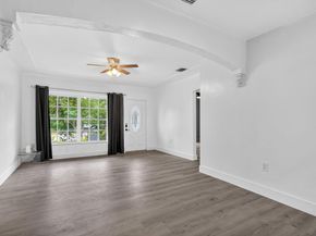 40 NW 68th St, Miami FL 33150