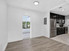 40 NW 68th St, Miami FL 33150