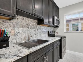 40 NW 68th St, Miami FL 33150