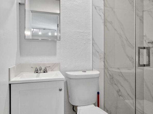 40 NW 68th St, Miami FL 33150