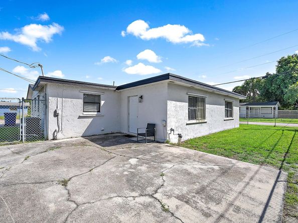 1301 W 26th Street, Riviera Beach FL 33404