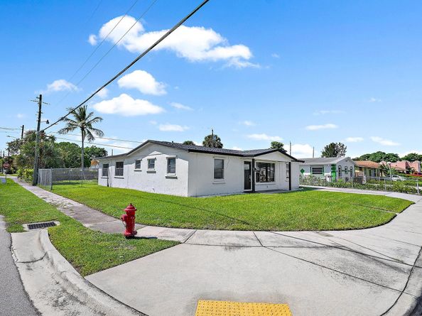 1301 W 26th Street, Riviera Beach FL 33404