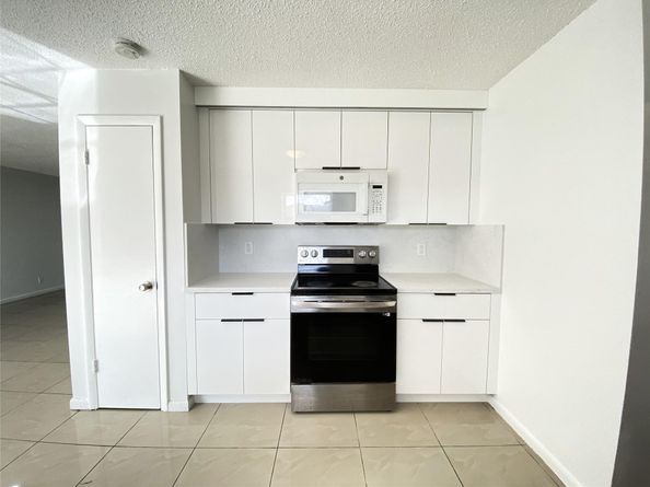 225 Wrena Drive, West Palm Beach FL 33409
