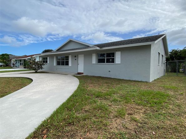 225 Wrena Drive, West Palm Beach FL 33409