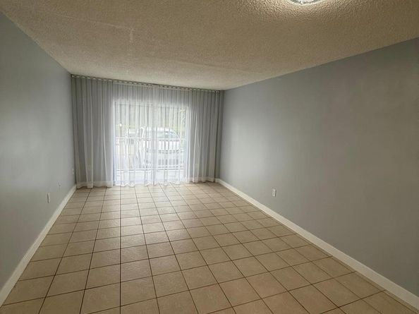 16465 NE 22nd Ave 105, North Miami Beach FL 33160