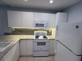 16465 NE 22nd Ave 105, North Miami Beach FL 33160