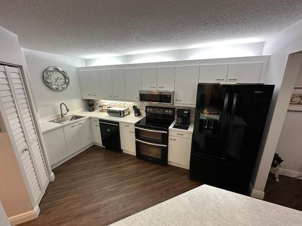 5900 Camino Del Sol 203, Boca Raton FL 33433