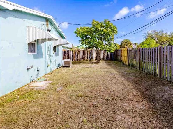 906 N A Street, Lake Worth Beach FL 33460