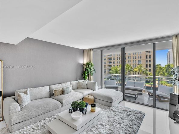 2950 NE 188th Street 312, Aventura FL 33180