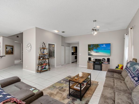 6142 Sand Hills Circle, Lake Worth FL 33463