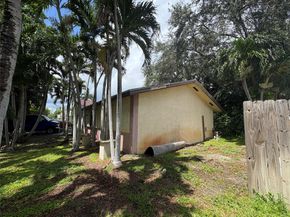 2109 Pinehurst Dr, West Palm Beach FL 33407