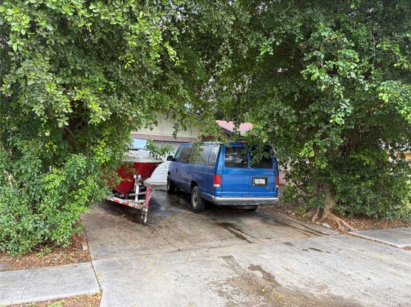 2109 Pinehurst Dr, West Palm Beach FL 33407