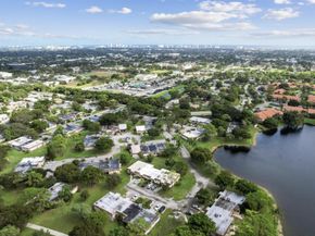 417 SW Natura Avenue B, Deerfield Beach FL 33441