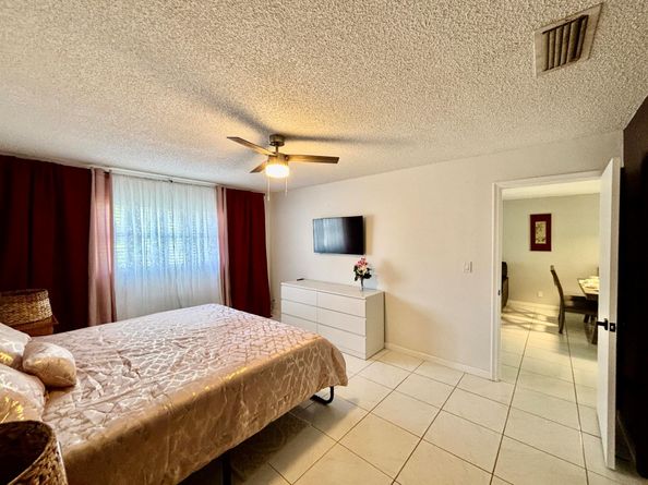 417 SW Natura Avenue B, Deerfield Beach FL 33441