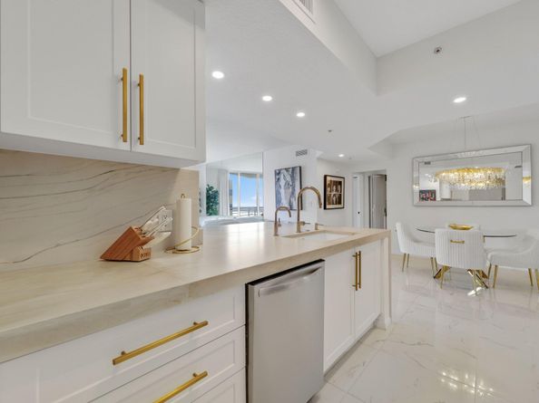 1551 N Flagler Drive 1216, West Palm Beach FL 33401