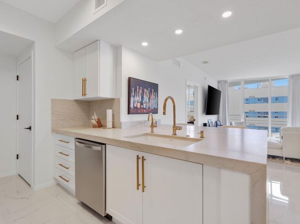 1551 N Flagler Drive 1216, West Palm Beach FL 33401