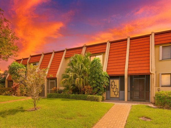 4527 Luxemburg Court, Lake Worth FL 33467